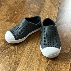 Native Jefferson Toddler Size 7 Gravity Grey Excellent Condition